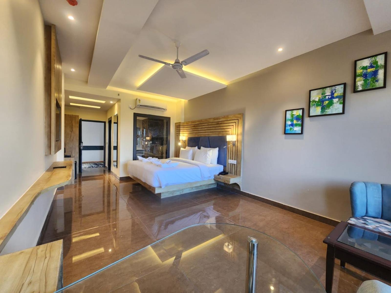 Aachman River And Valley View Resort Dharamshala - A Riverside Resort With Balcony View Dış mekan fotoğraf