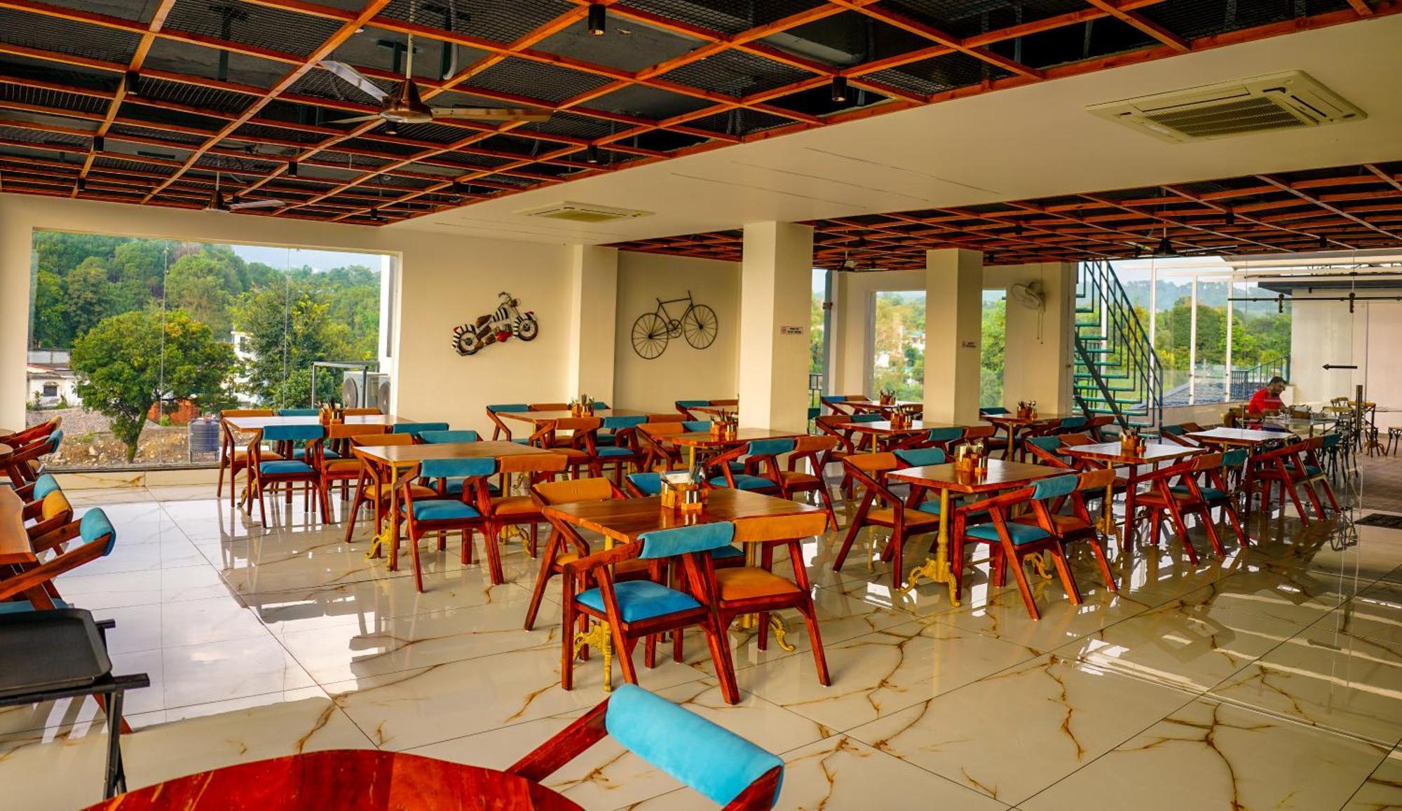 Aachman River And Valley View Resort Dharamshala - A Riverside Resort With Balcony View Dış mekan fotoğraf