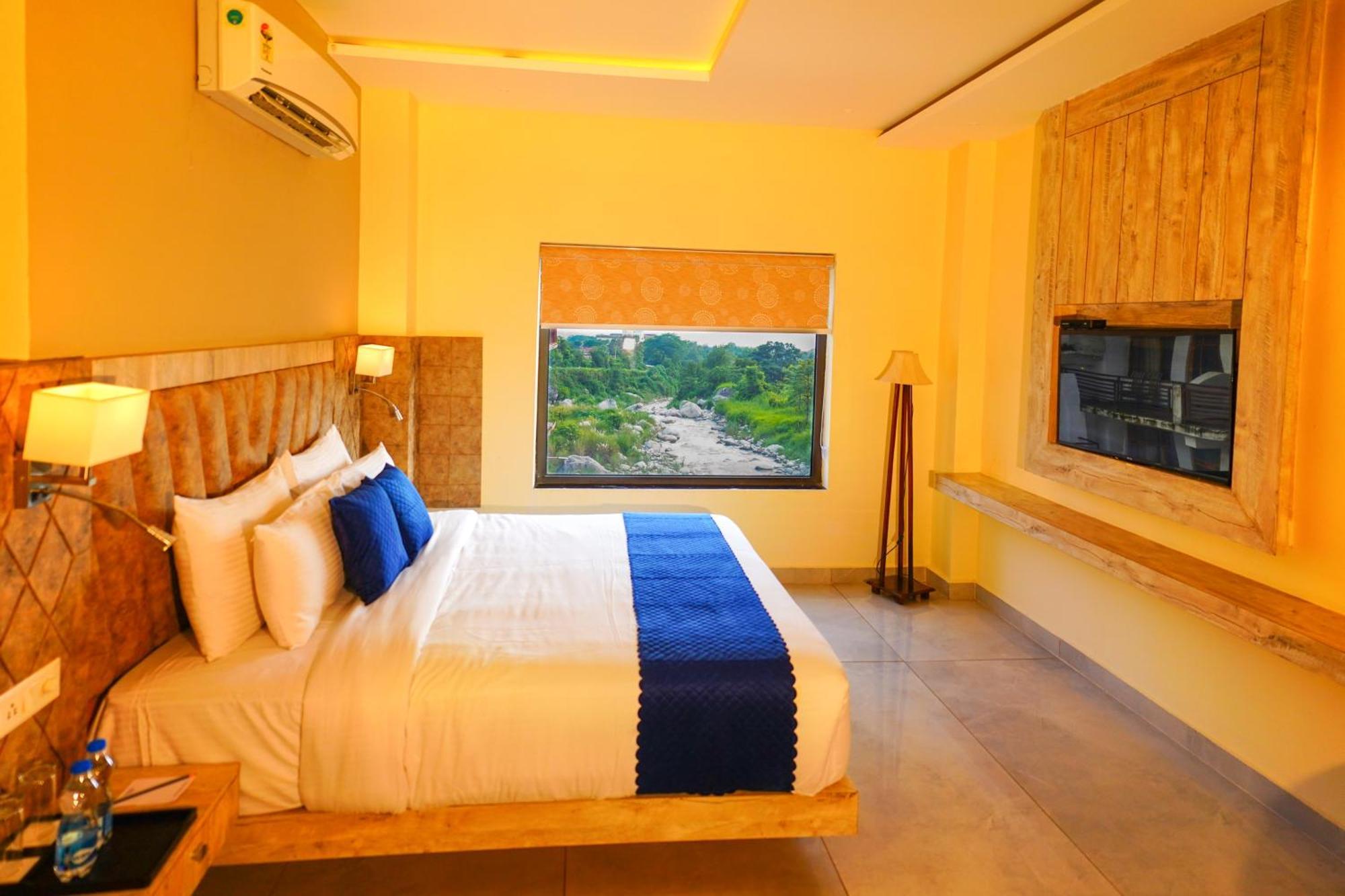 Aachman River And Valley View Resort Dharamshala - A Riverside Resort With Balcony View Dış mekan fotoğraf